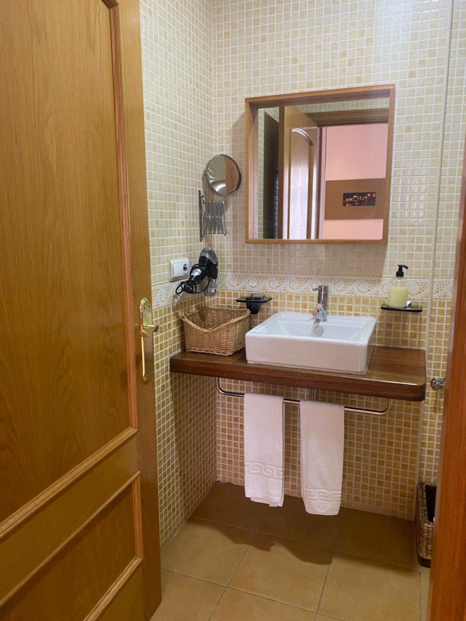 Apartamentos Касерес Екстер'єр фото