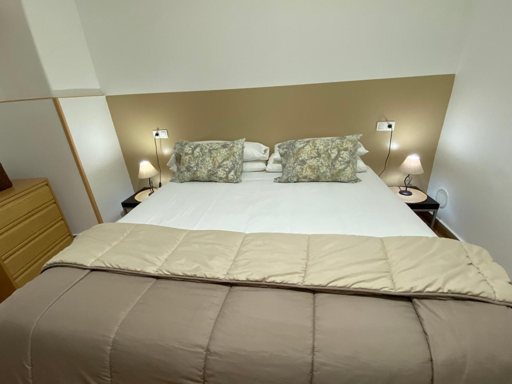 Apartamentos Касерес Екстер'єр фото
