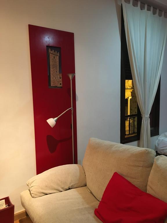 Apartamentos Касерес Екстер'єр фото