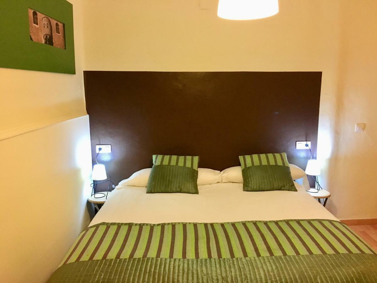 Apartamentos Касерес Екстер'єр фото
