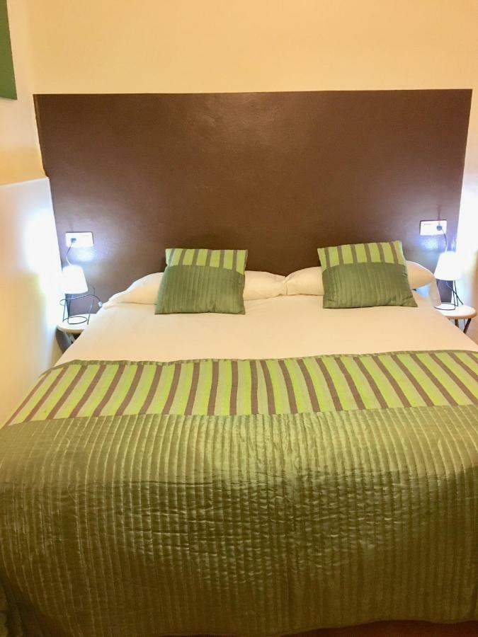 Apartamentos Касерес Екстер'єр фото